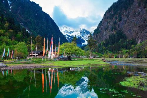 香格里拉旅游網(wǎng)——雨崩村